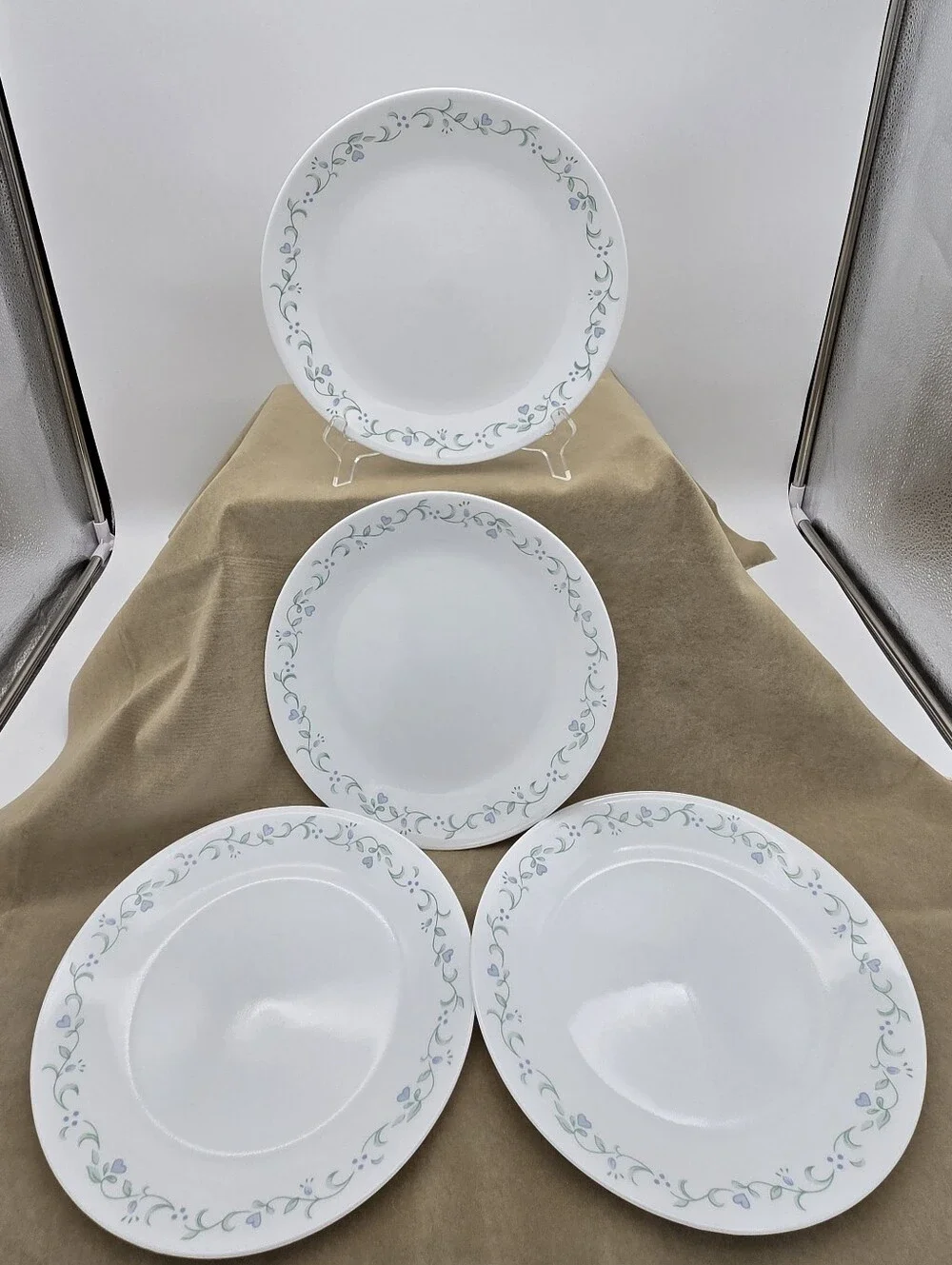 X4 Corelle Country Cottage White and Green Round Glass Dinner Plate 10.25 Inches